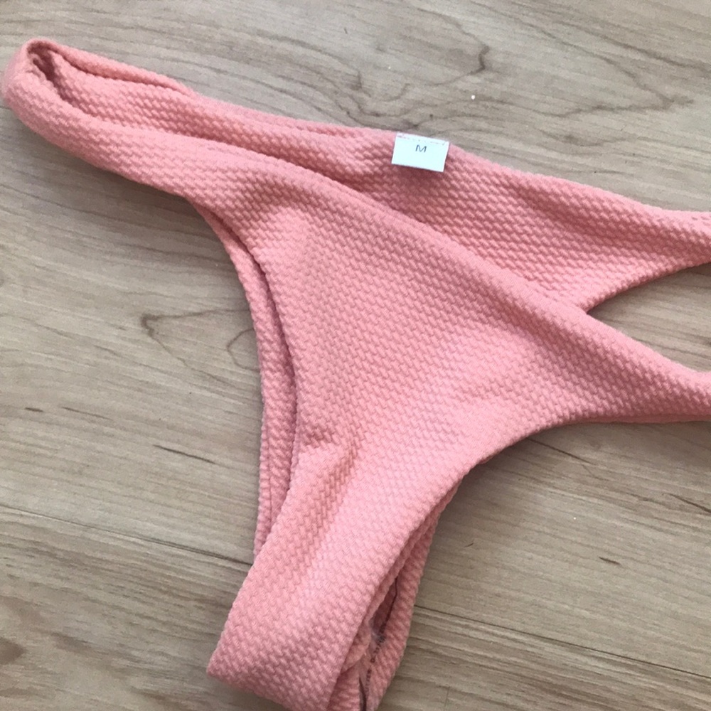 Blush pink textured bikini set - Picture 2 of 8
